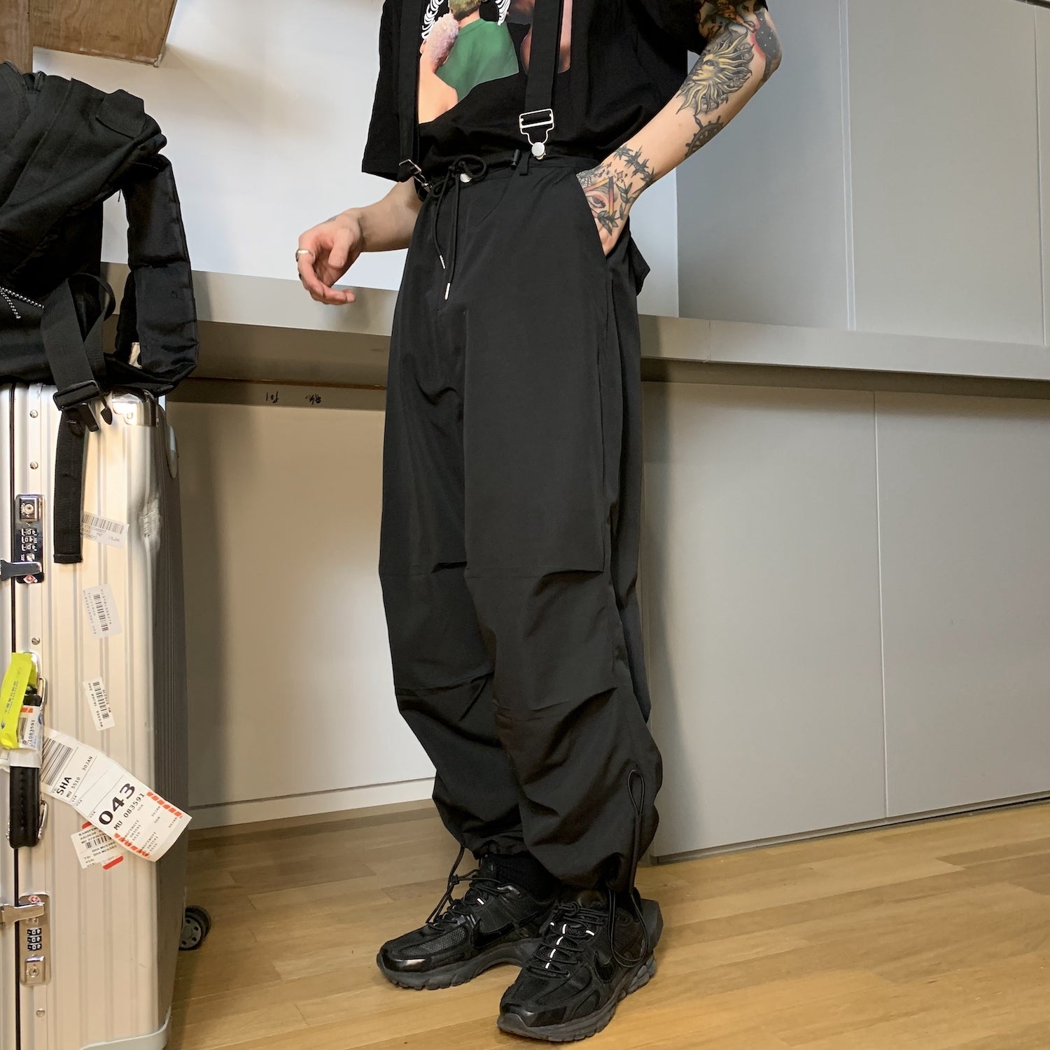 20ss Harbor Style Basic Casual Belt Pants, Leg Binding Overalls, Men''s Versatile Straight Casual Pants